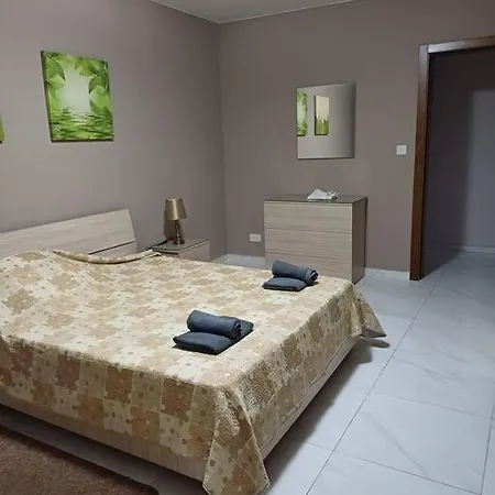 Large 3 Bedroom - Bugibba Apartman San Pawl il-Baħar